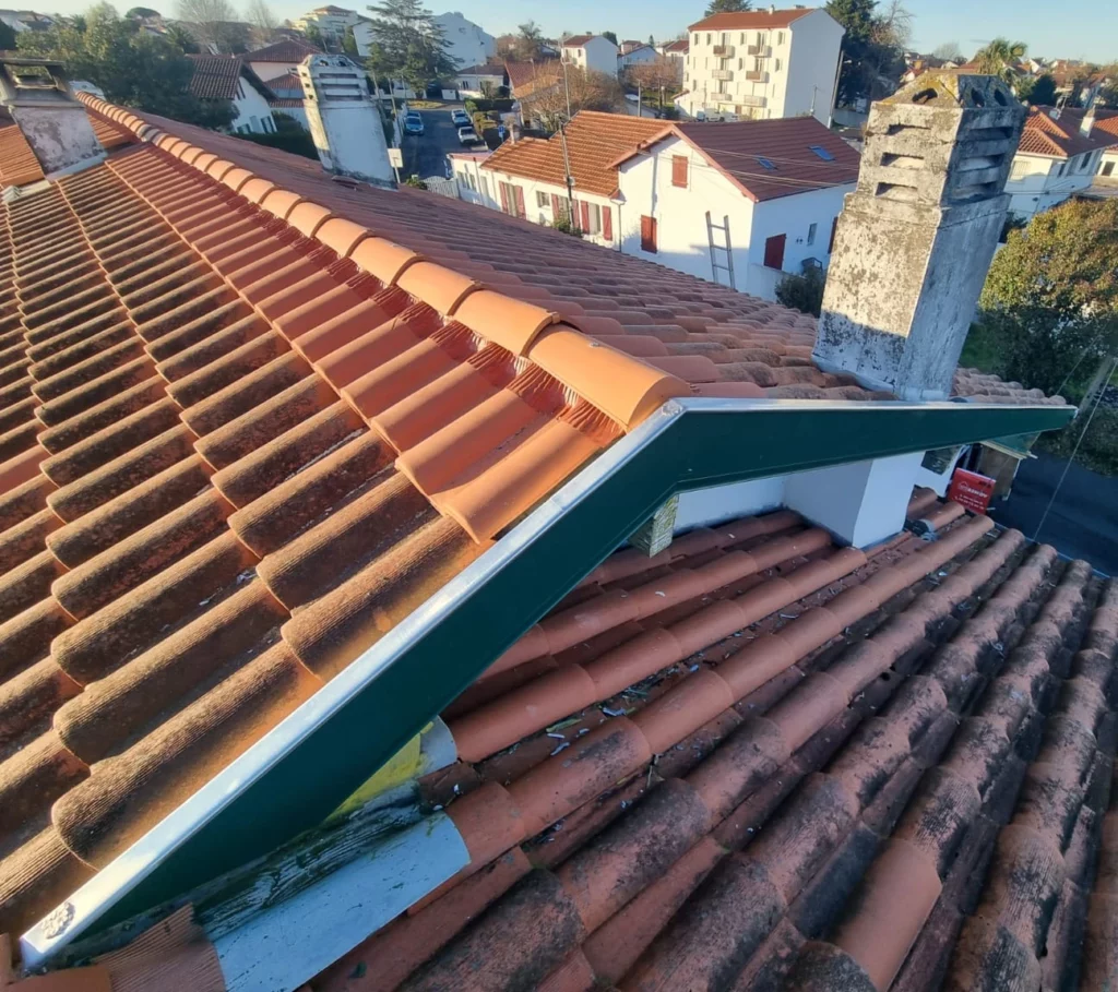 Remplacement d’un faîtage à sec au pays basque