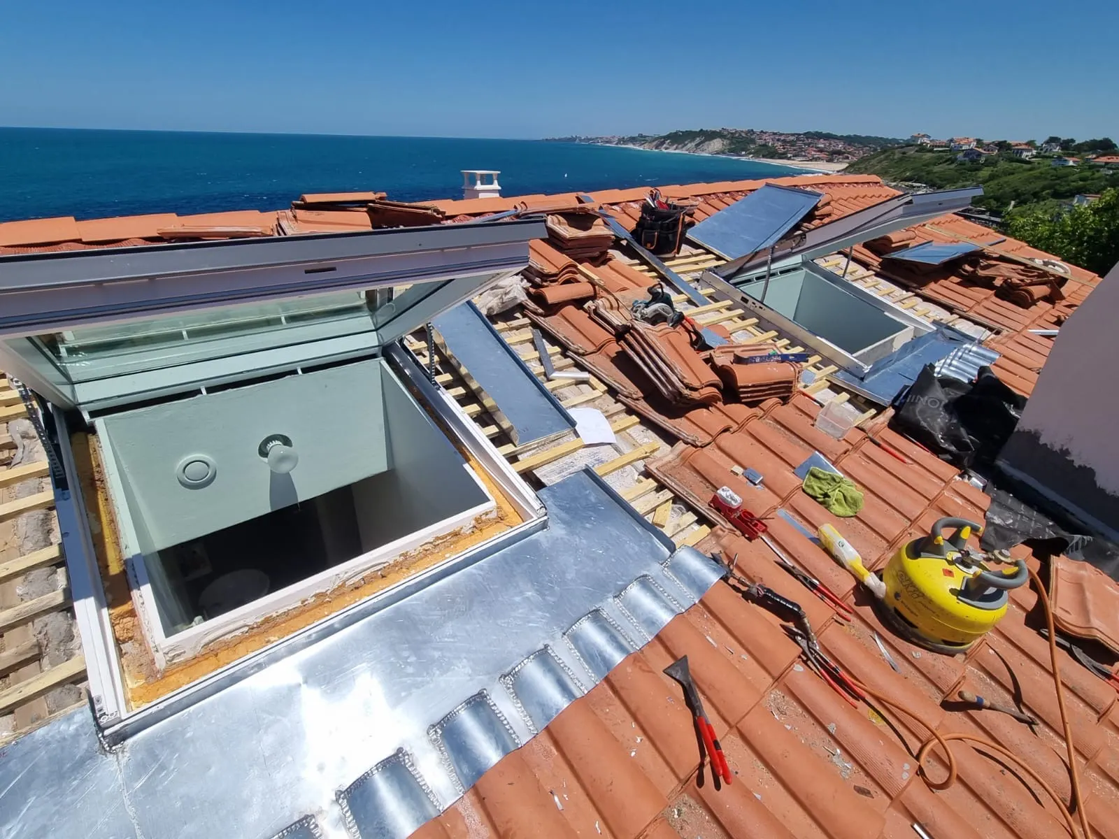 Remplacement de 2 VELUX et abergements en zinc à guéthary