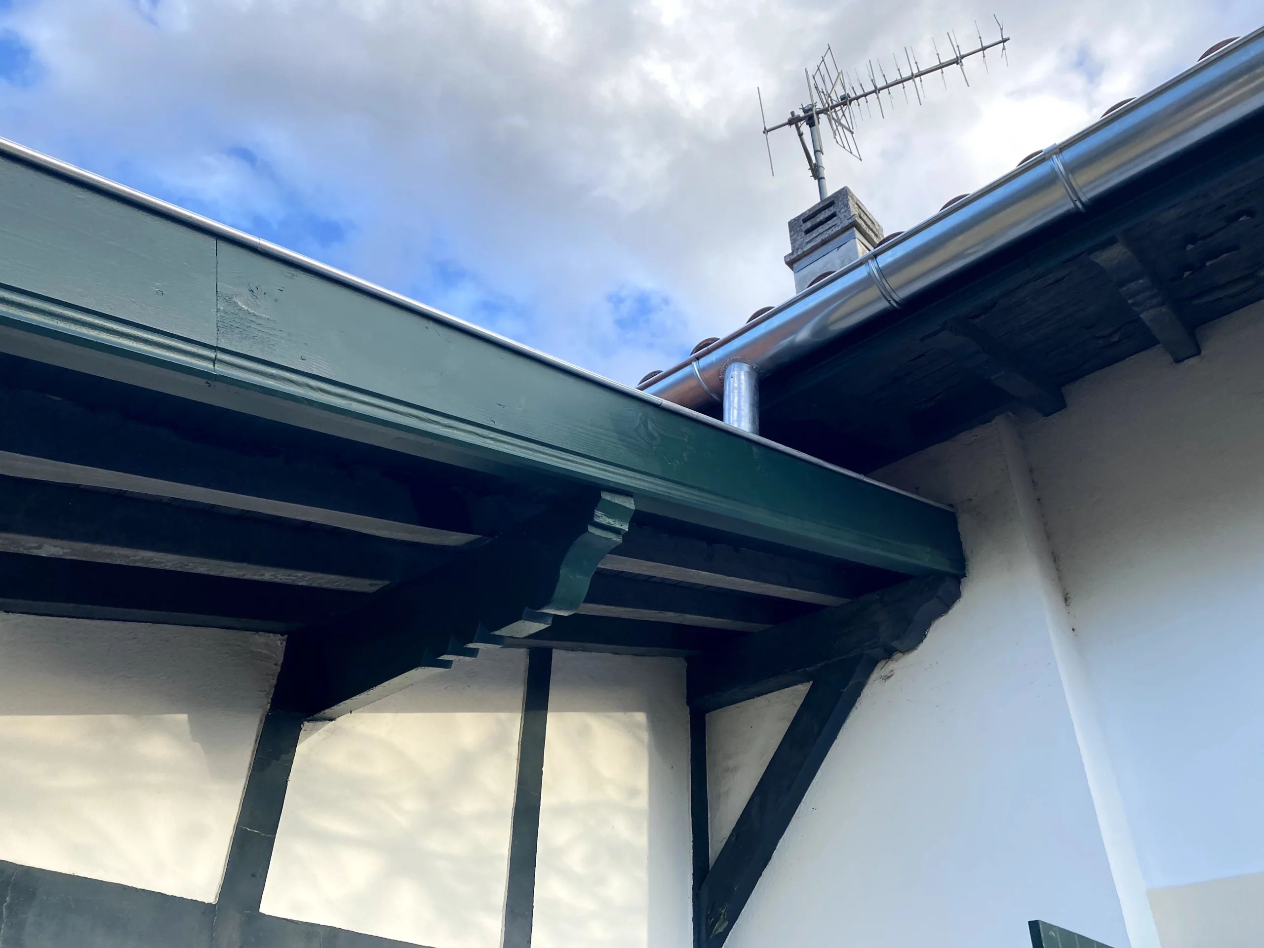 Réparation d'un avant-toit