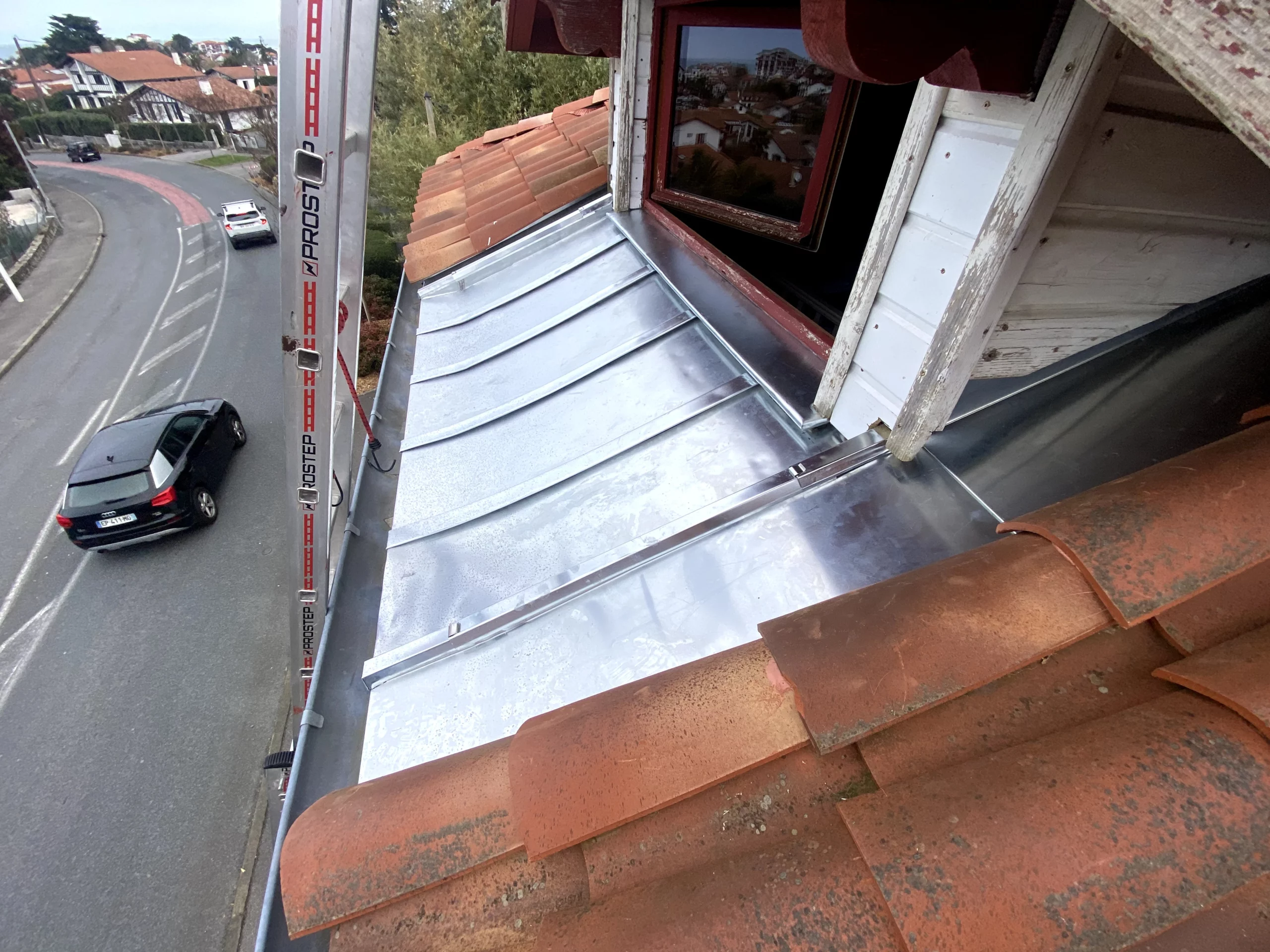 abergement chien assis en zinc à Guethary